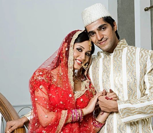 বিবাহিত জীবন দীর্ঘস্থায়ী করার জন্য করনীয় গুলো কি কি? muslim-groom-bride