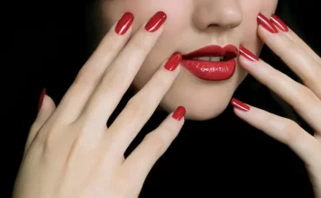 নারীর সৌন্দয্যে নেলপালিশের ব্যবহার